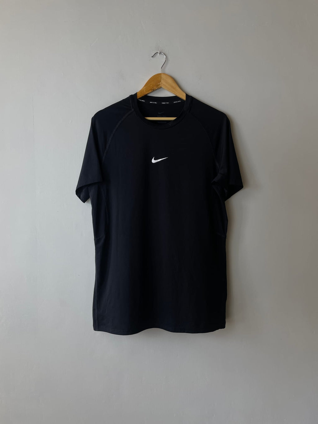 Nike Tight Center Swoosh Fitness Top