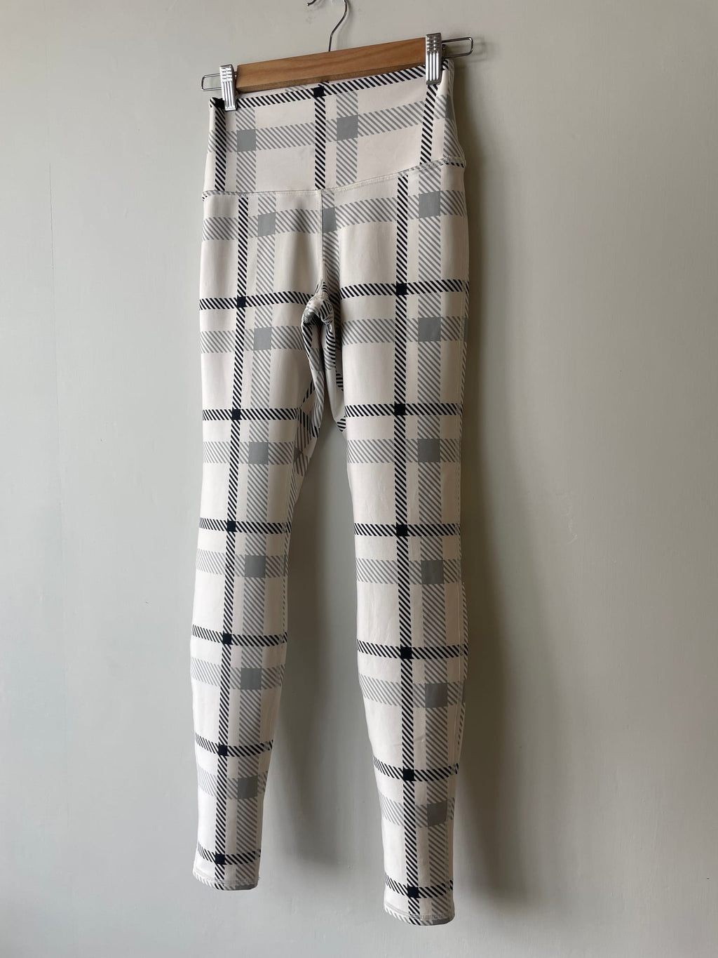 alo Airlift High-Waist Magnified Legging