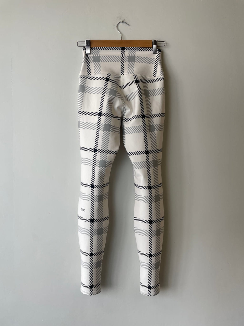 alo Airlift High-Waist Magnified Legging