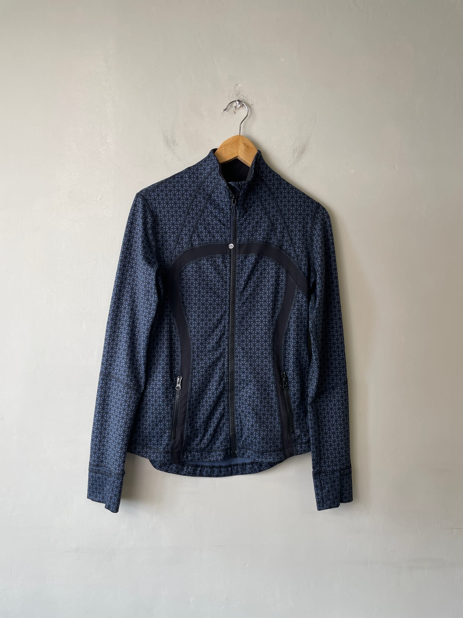 Lululemon Jacket in Black — preloved, curated by Chapter II