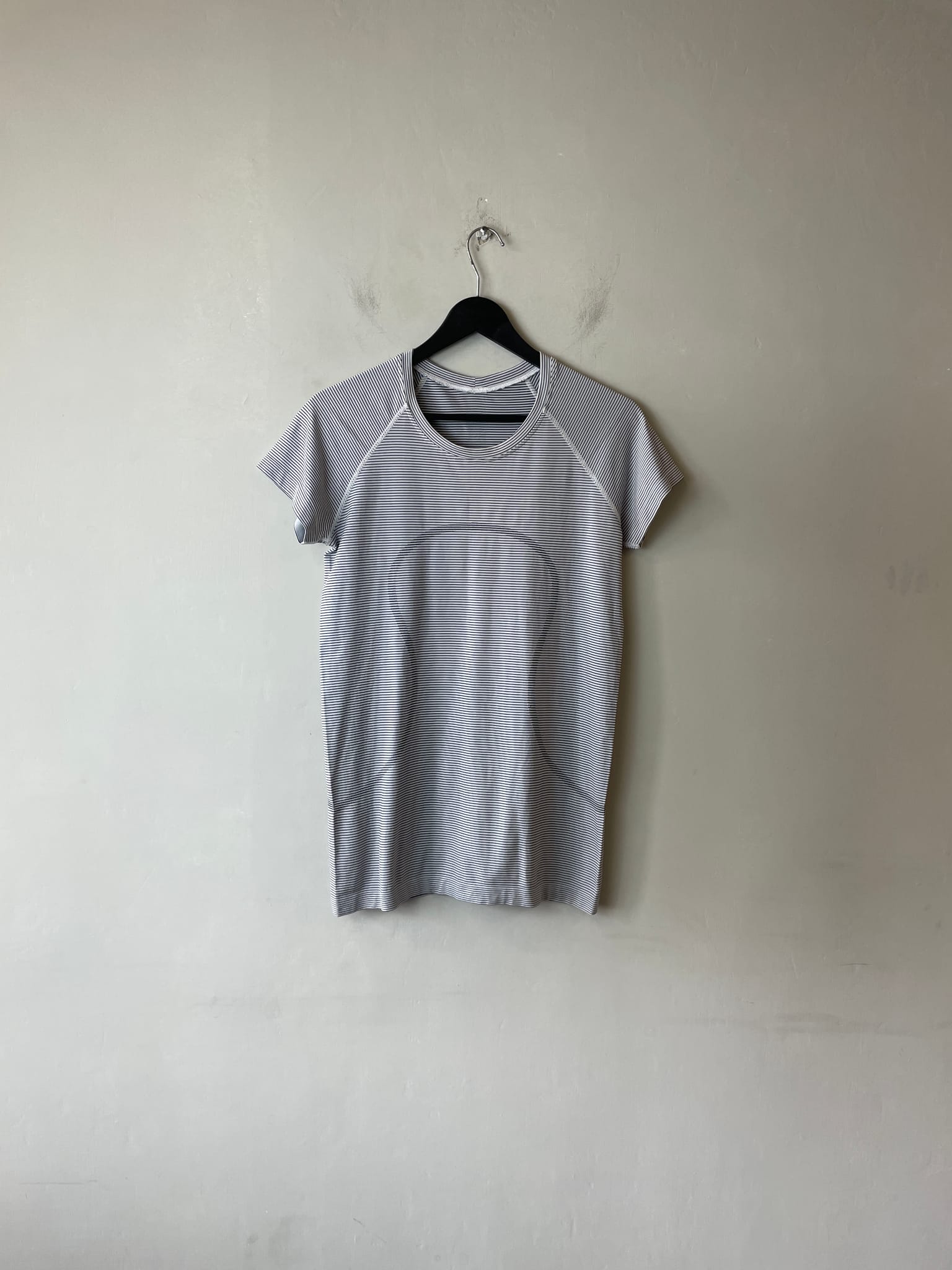 Lululemon Top in Light Grey — preloved, curated by Chapter II