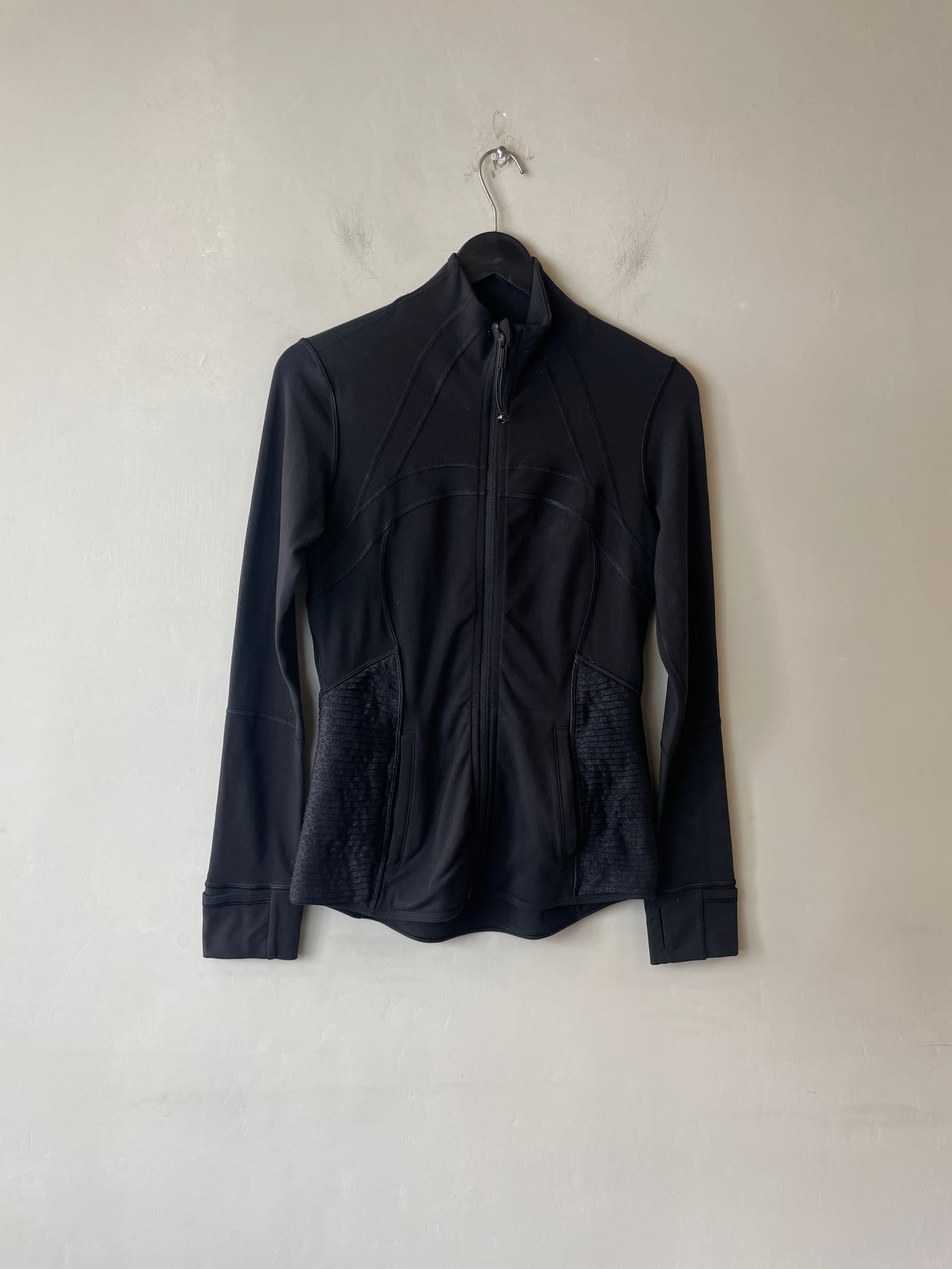 Lululemon Jacket in Black — preloved, curated by Chapter II