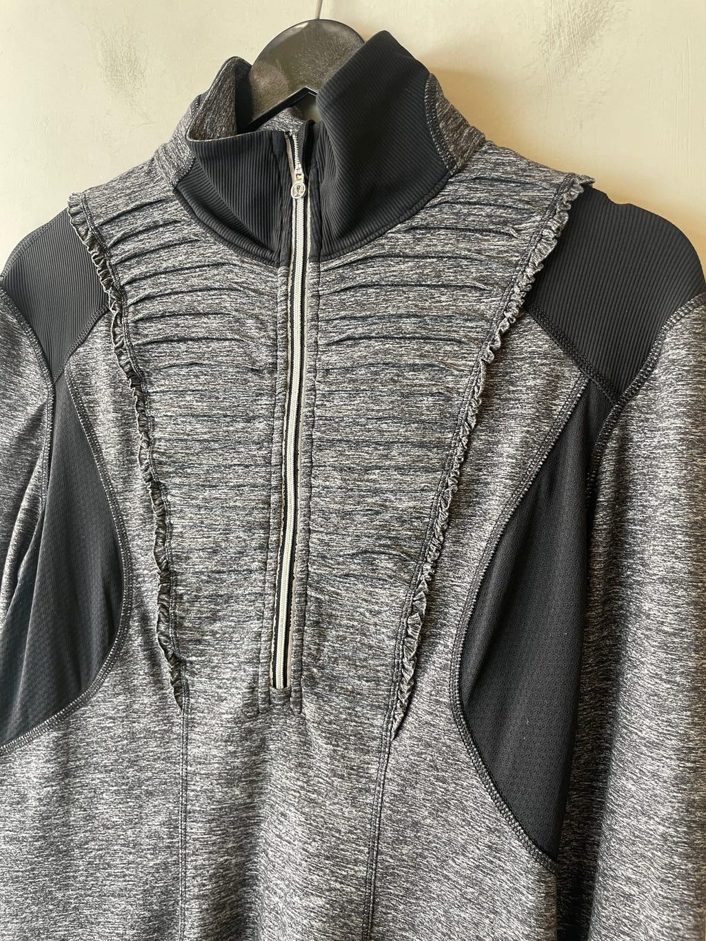 Lululemon Run: Your Heart Out Pullover