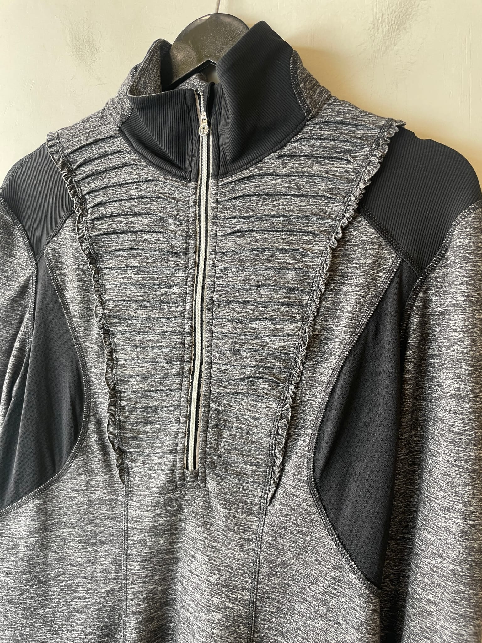 Lululemon Run: Your Heart Out Pullover