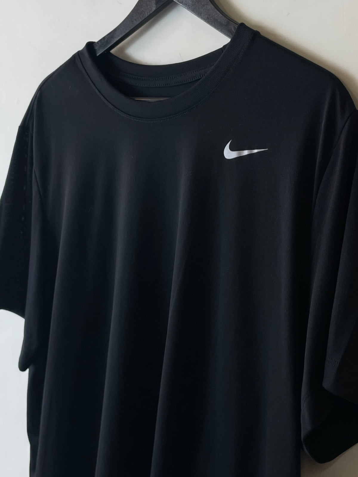 Nike Dri-FIT Legend Short-Sleeve Training T-Shirt