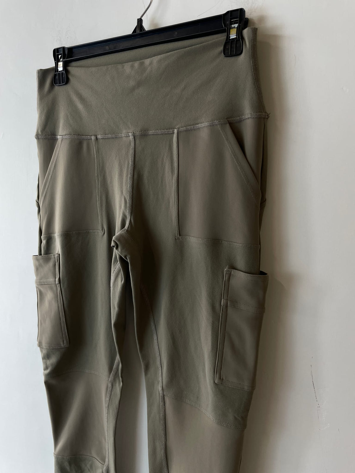 alo High-Waist Cargo Legging