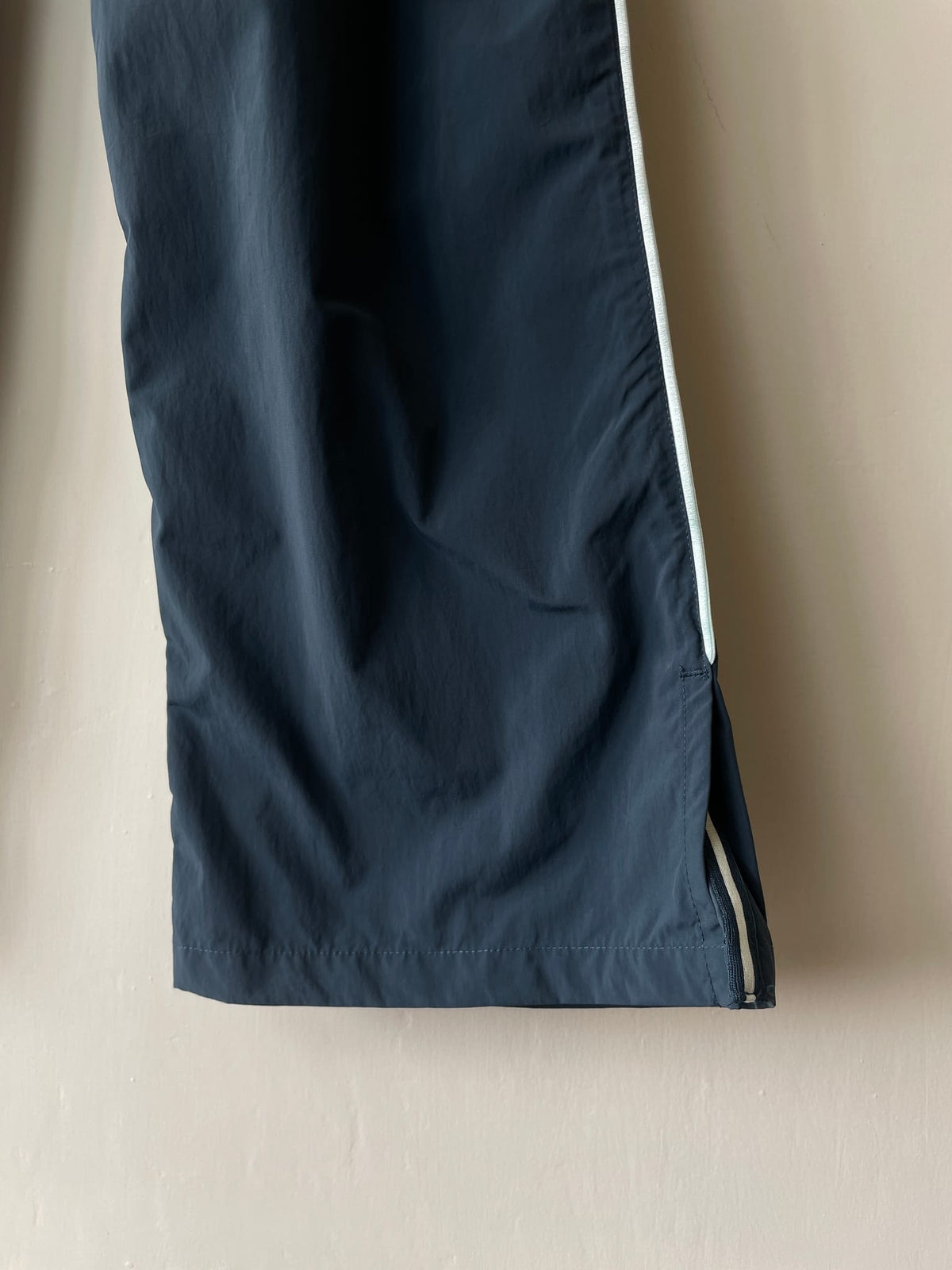 Nike Sportswear Repel Asymmetrical Pants