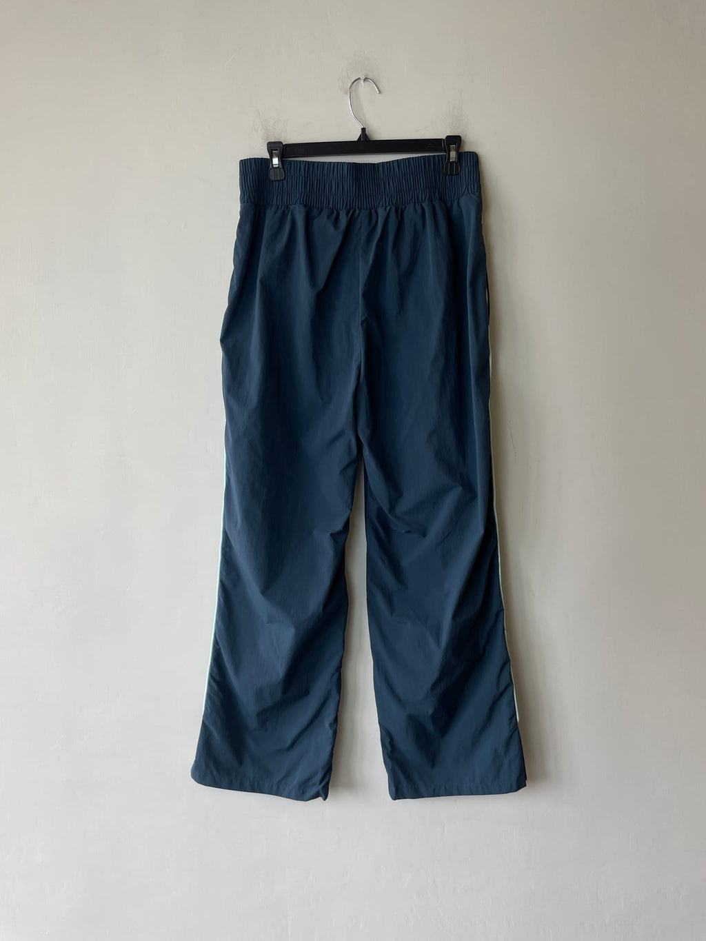Nike Sportswear Repel Asymmetrical Pants