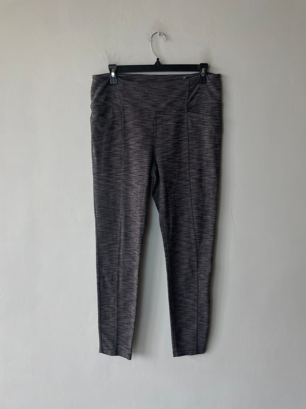 Athleta Salutation Stash 7/8 Legging
