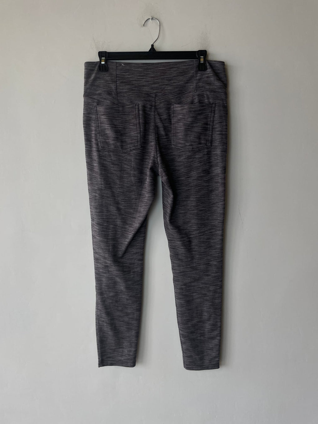 Athleta Salutation Stash 7/8 Legging