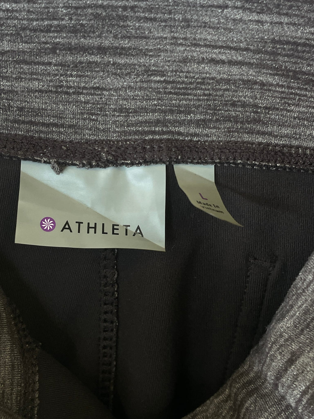 Athleta Salutation Stash 7/8 Legging