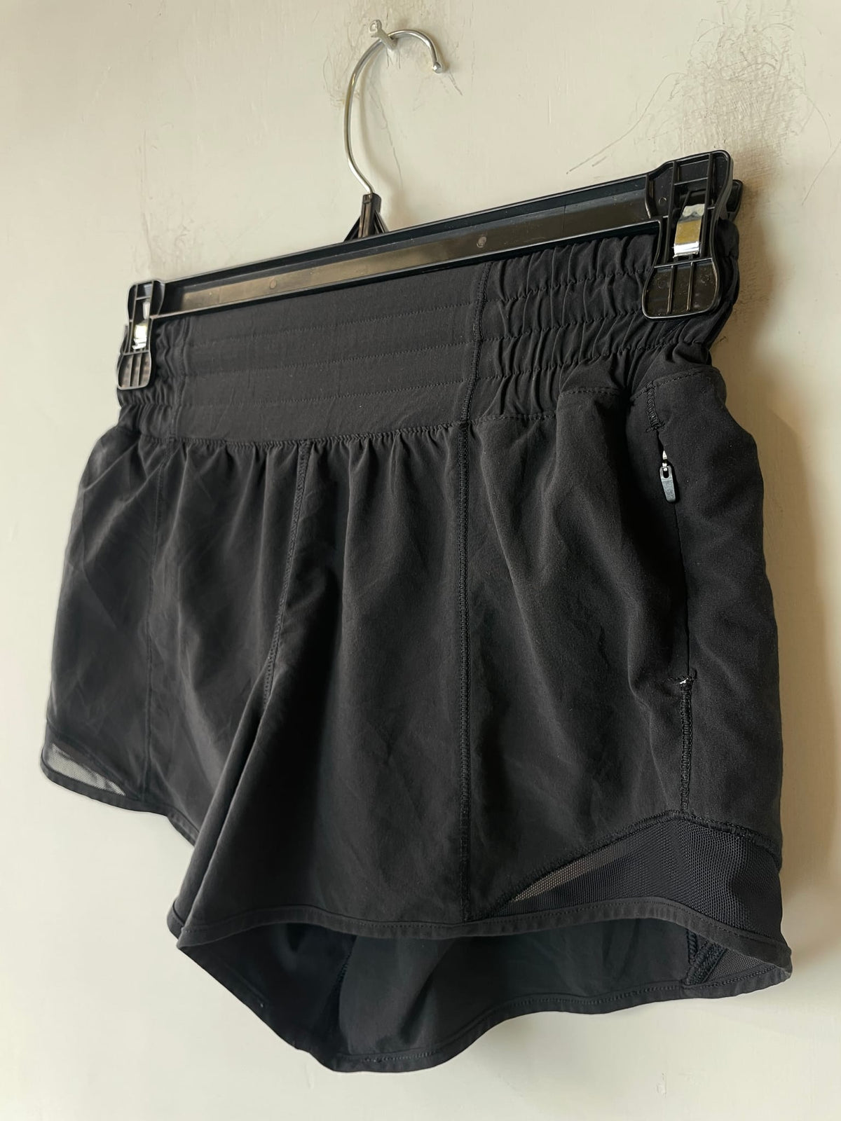 Lululemon Hotty Hot Lined Short 2.5"