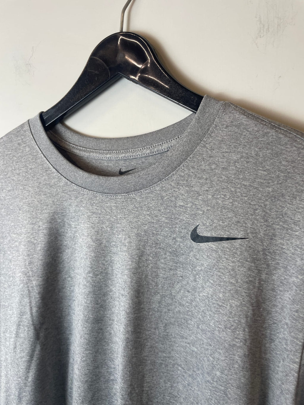 Nike Dri-FIT Legend Short-Sleeve Fitness Tee