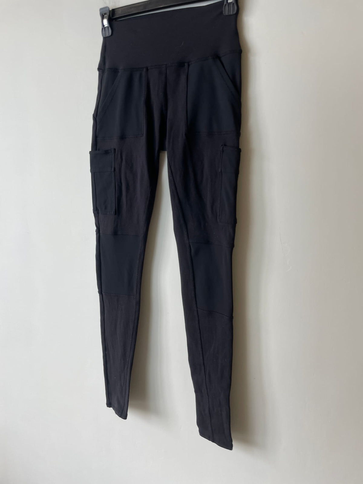 alo High-Waist Cargo Leggings