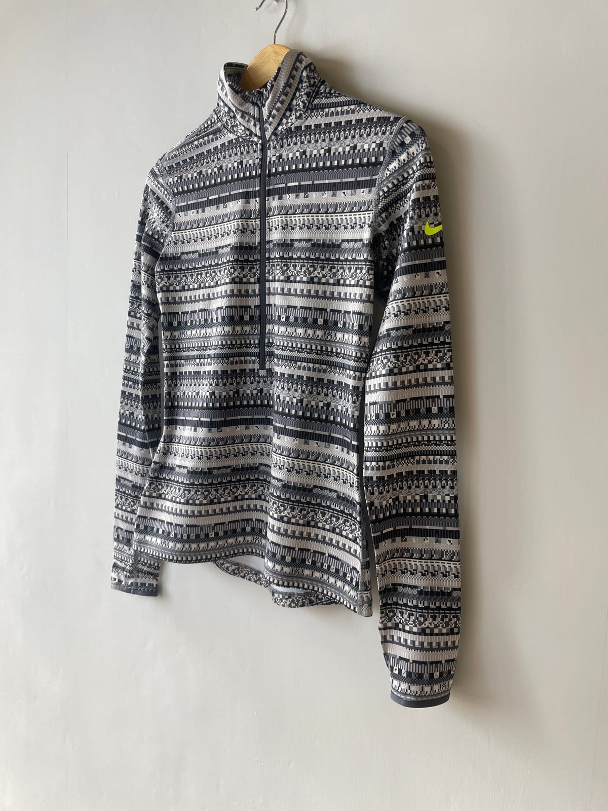 Nike Warm 8-Bit Half-Zip Training Pullover