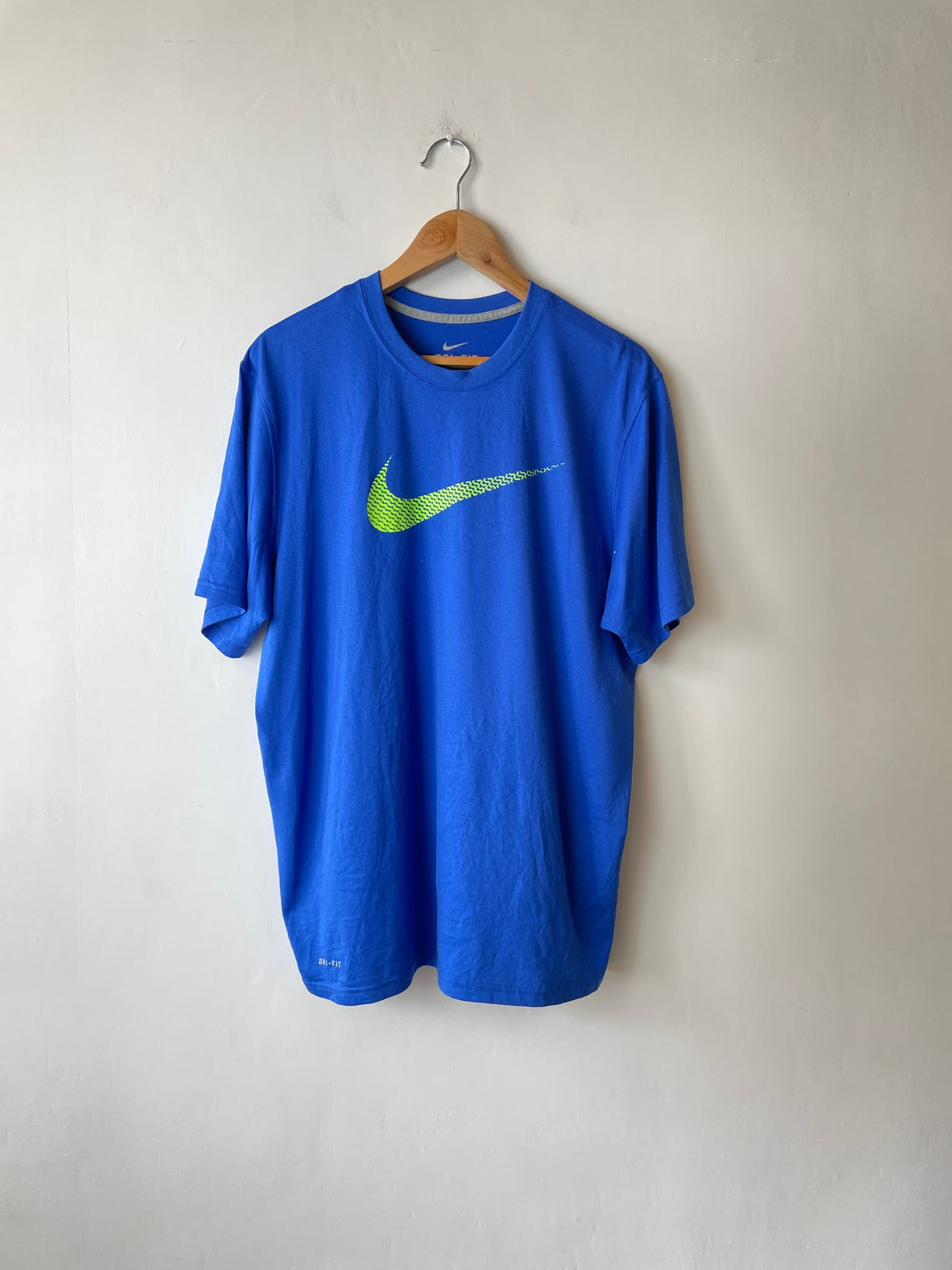 Nike Icon Swoosh Graphic T-Shirt