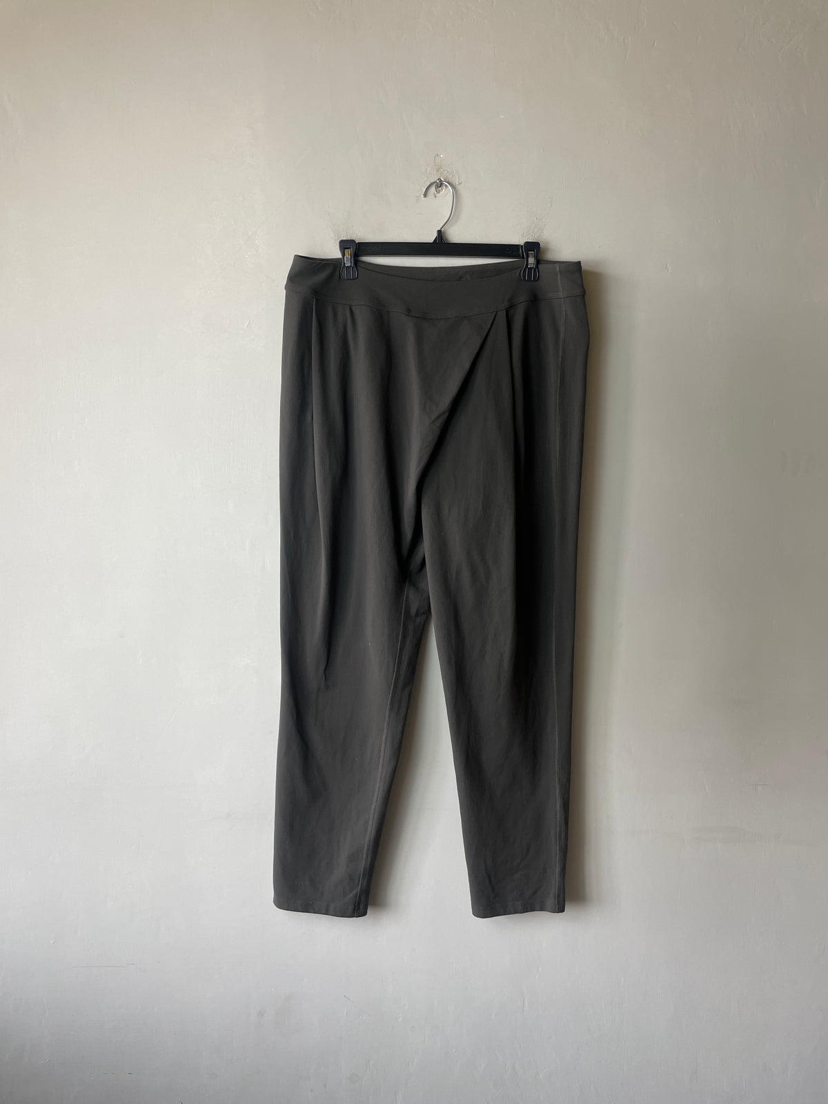 Lululemon Leggings in Dark Green